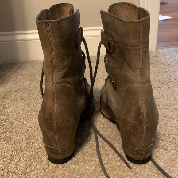 Sorel grey wedge boots size 9 - Picture 2 of 7